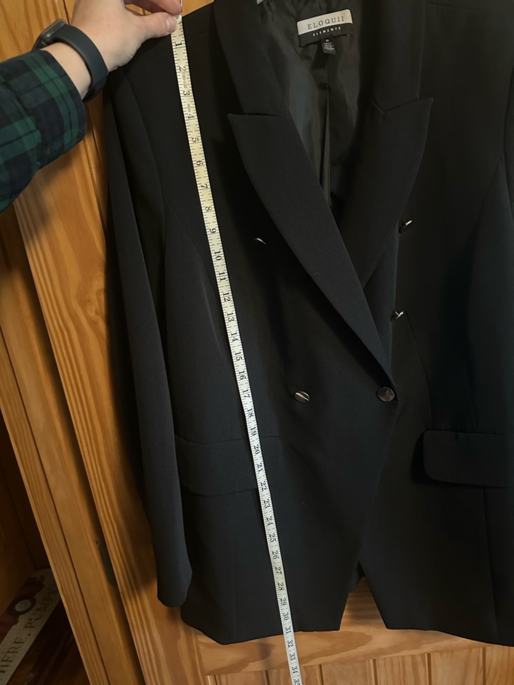 ELOQUII Elements Women's Plus Black Fitted Angular Blazer with Gold Buttons - Picture 5 of 8
